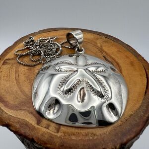 Sterling Silver Hollow Sand Dollar Pendant Necklace - 12.4g